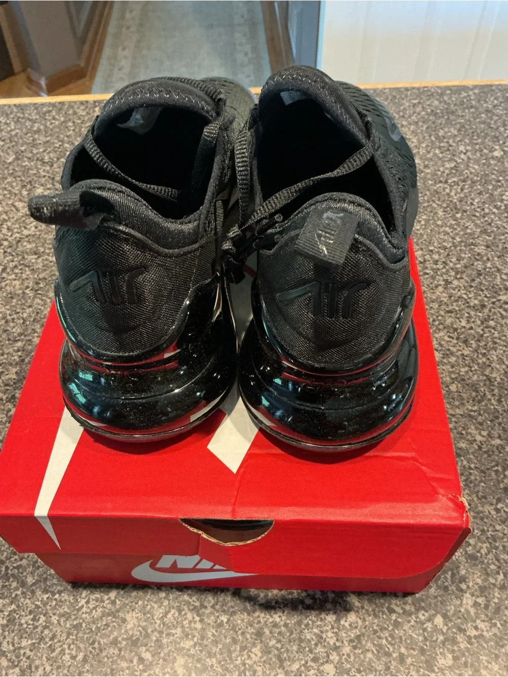 Nike Air270 Max GS Triple Black Men's Sneakers unisex Youth 6 Women’s 7.5